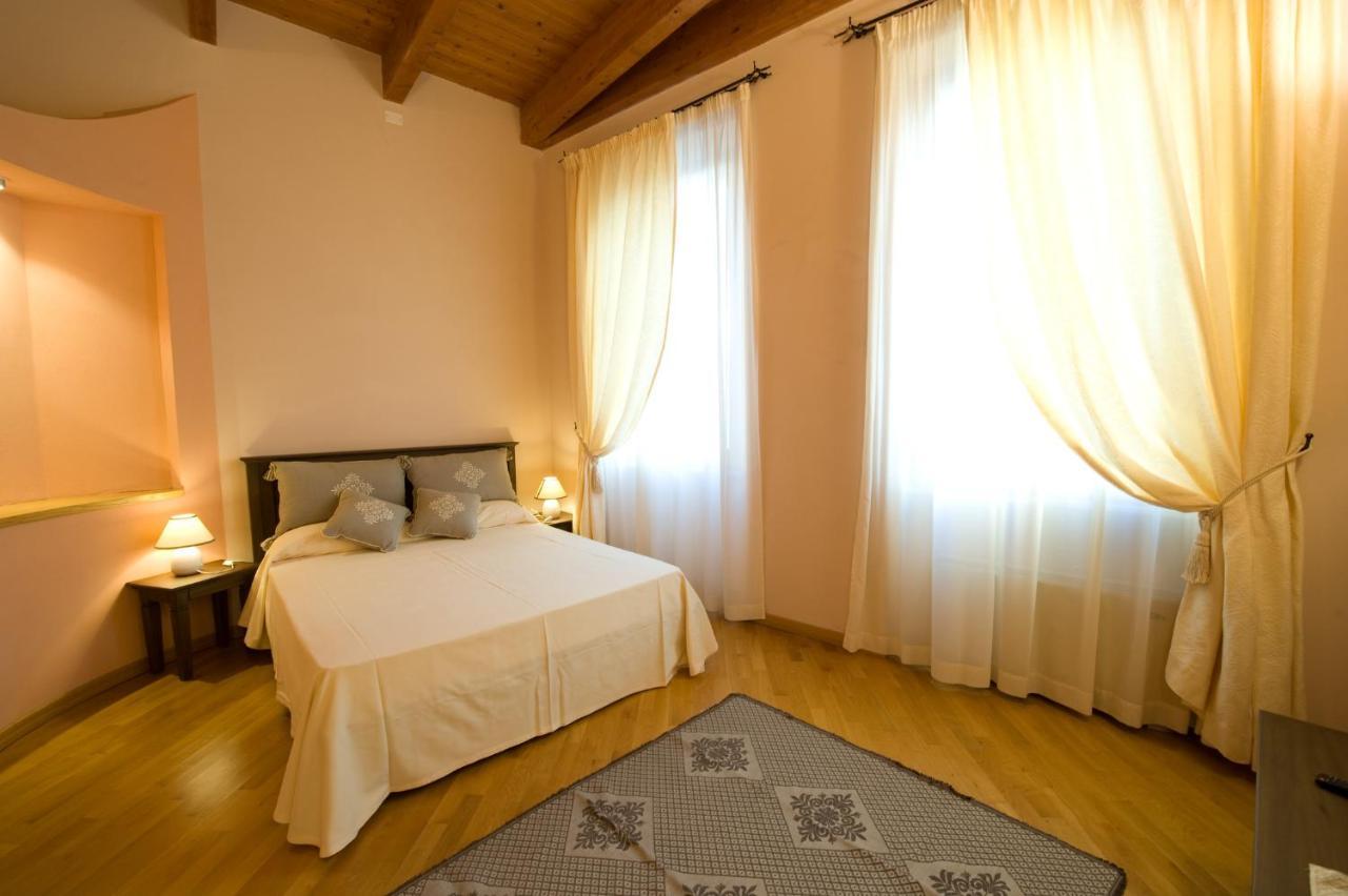 Piazza Azuni 18 Guest House Sassari Exteriér fotografie