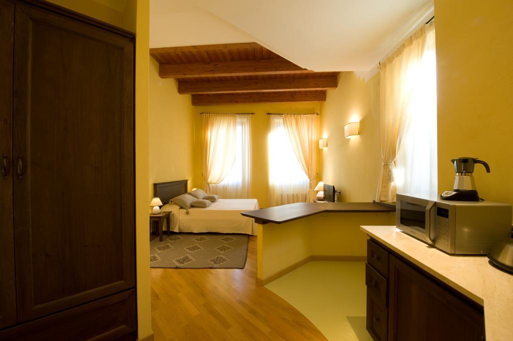 Piazza Azuni 18 Guest House Sassari Pokoj fotografie