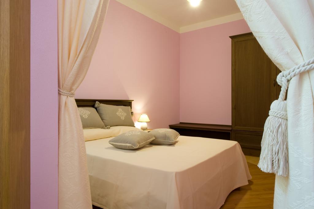 Piazza Azuni 18 Guest House Sassari Pokoj fotografie