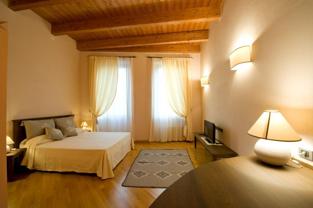 Piazza Azuni 18 Guest House Sassari Pokoj fotografie
